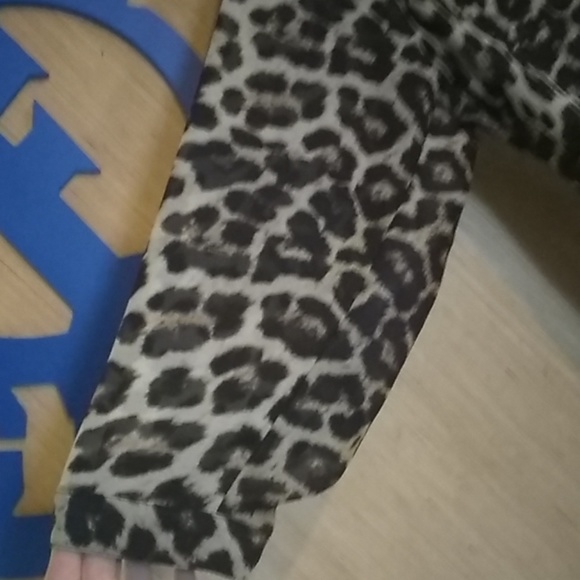 Size 18 shirt - Picture 2 of 2